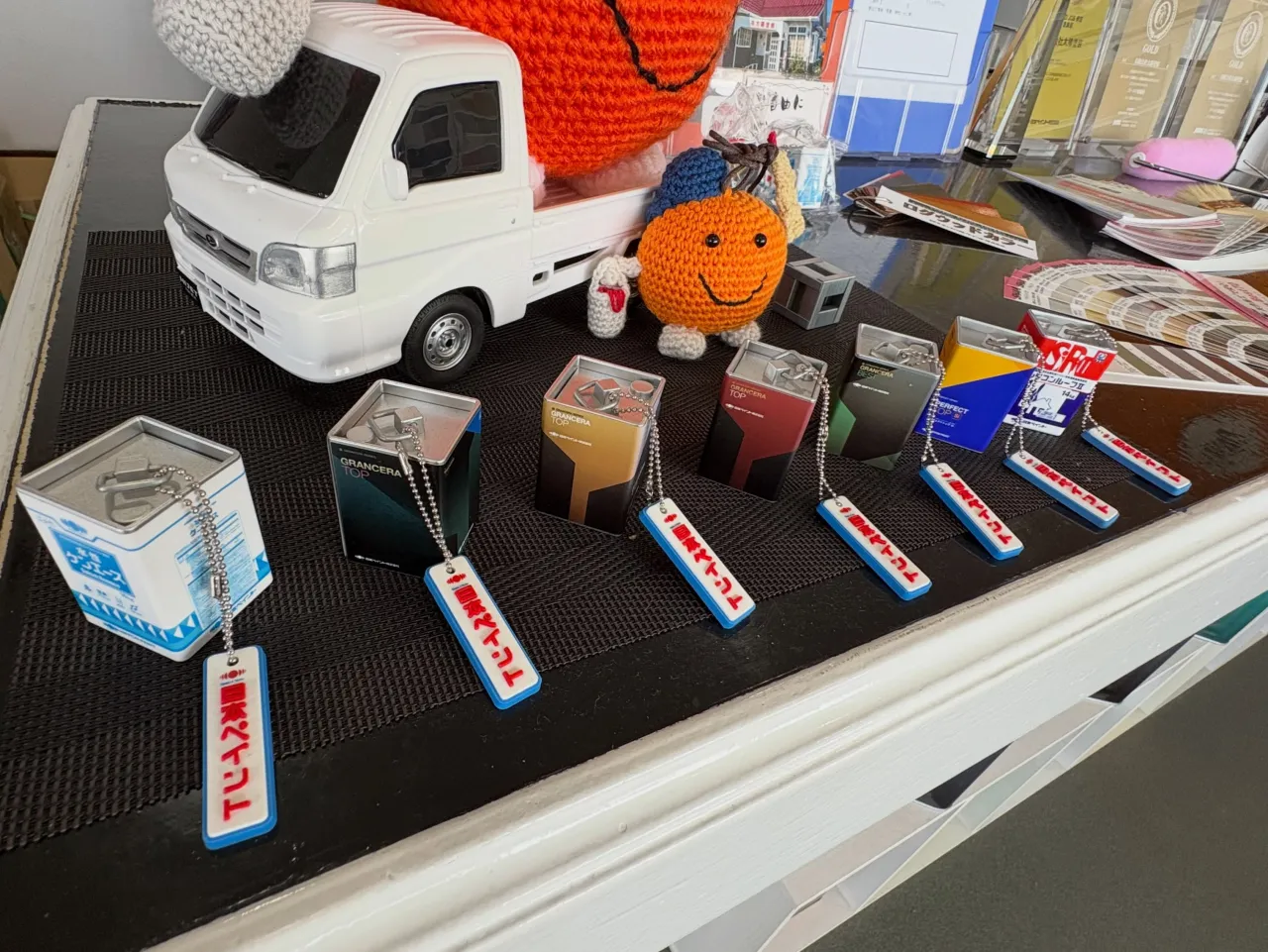 先日の日本ペイントさんのイベントで当たった塗料ガチャ！